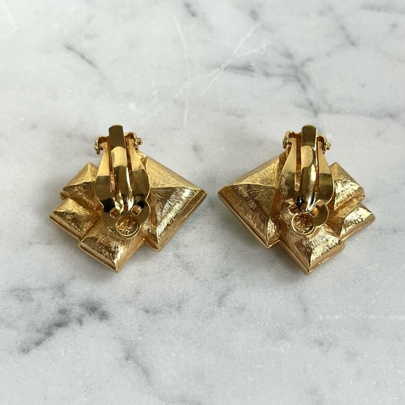 Swarovski Vintage Swan Signed Prism Clip On Earrings - Picture 2 of 16